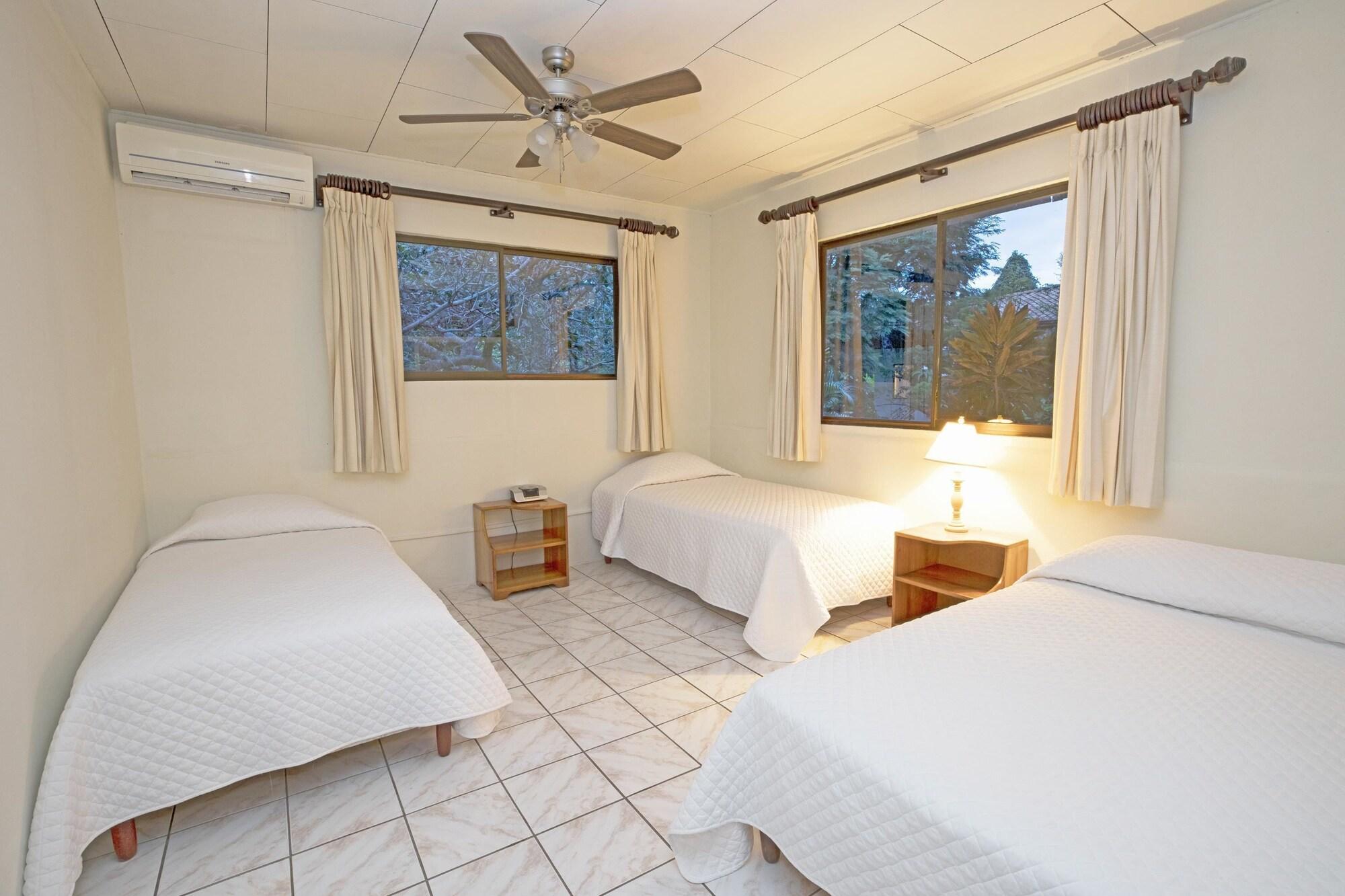 คร็อกโคดายล์ เบย์ รีสอร์ต Hotel ปัวร์โตคิมาเนซ ภายนอก รูปภาพ